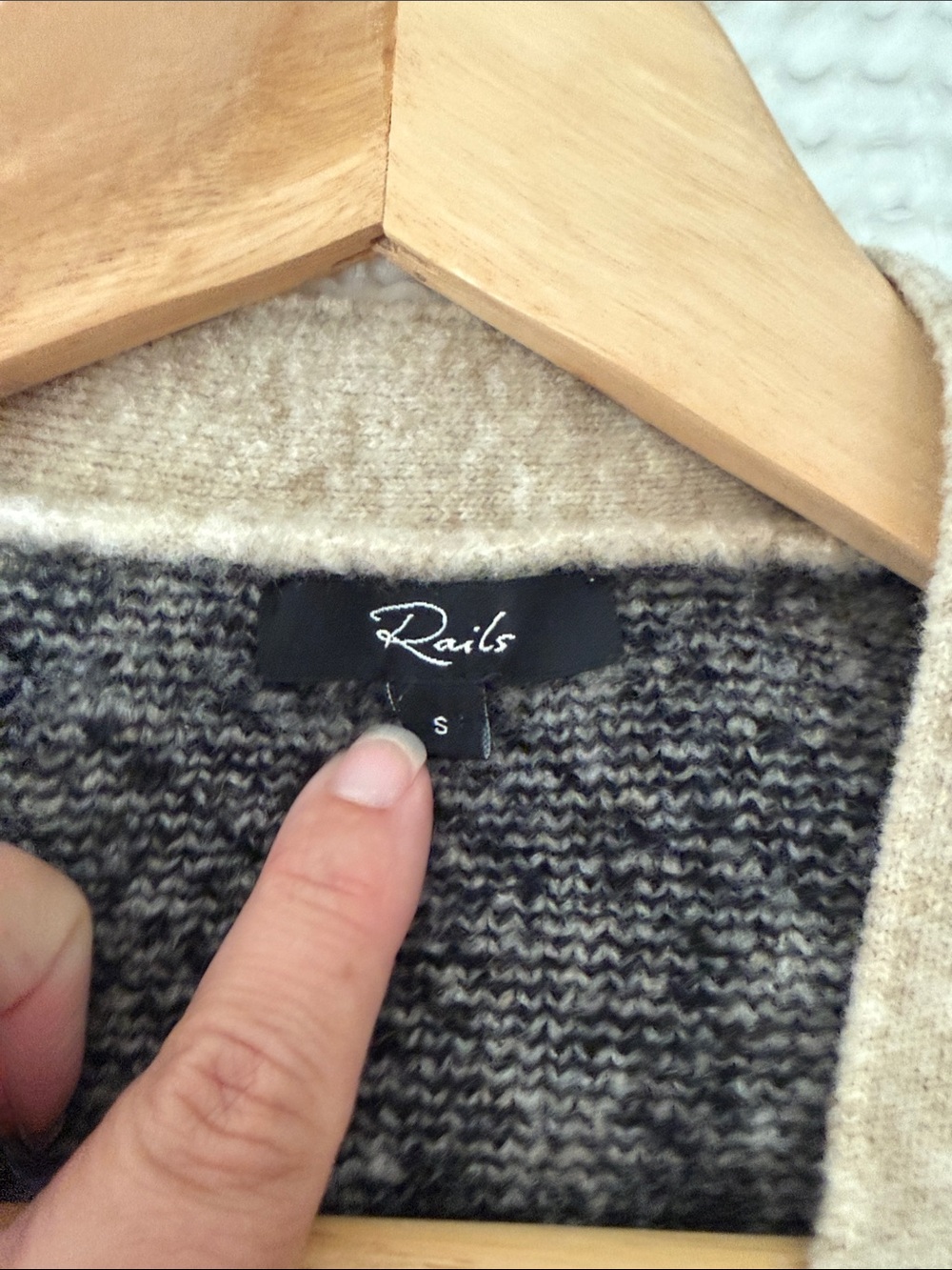 Rails Beige and Black Patterned V-Neck Cardigan - Picture 4 of 6